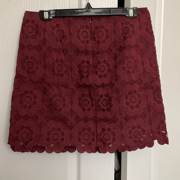 Joe Fresh skirt with pockets and floral overlay - Picture 2 of 4